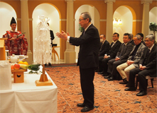 升川会長による玉串拝礼