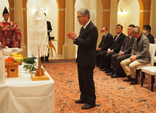 加藤副会長による玉串拝礼