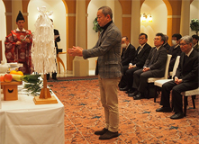 山本副会長による玉串拝礼