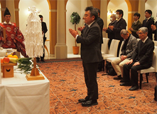 根本産業安全部会長及び参加者一同による玉串拝礼